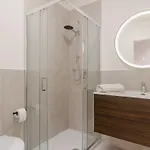 Steps From Station Single With Shared Bath * Florença