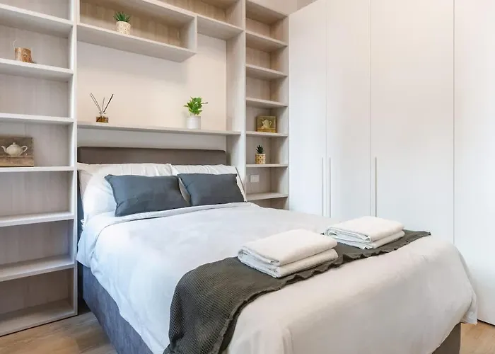 Appartamento Steps From Station Single With Shared Bath