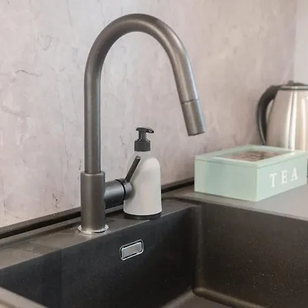 Apartmán Steps From Station Single With Shared Bath *